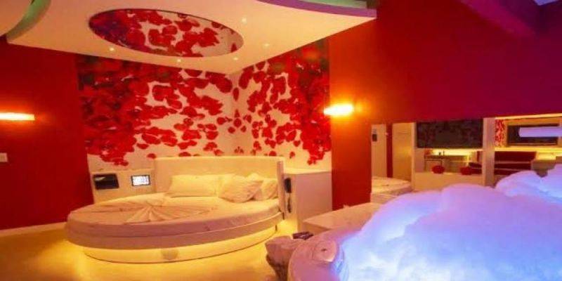 Em cidade da região, mulher invade motel, flagra marido com garotas de programa e é espancada