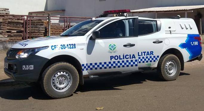Cabeleireira relata momentos de pânico durante assalto em que mãe autista teve arma apontada para cabeça
