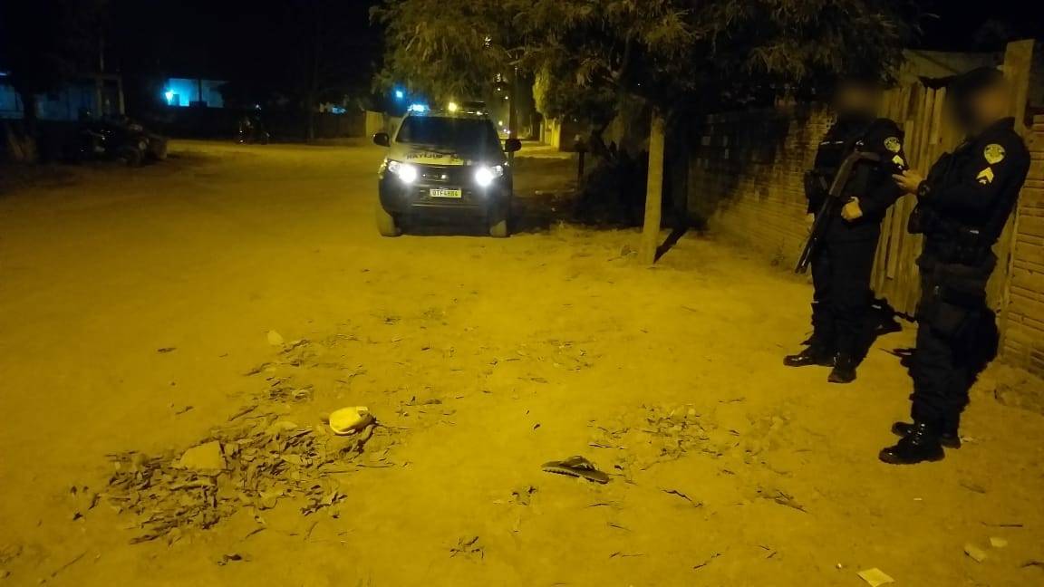 Homem ainda não identificado é atingido por tiro na barriga e levado a hospital em estado grave