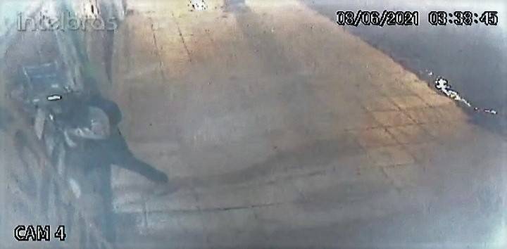 ASSISTA VÍDEO: arrastão em Colorado do Oeste teve vários estabelecimentos comerciais arrombados por ladrões