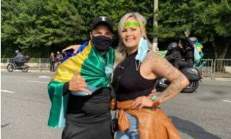 Cabeleireira de Rondônia que não conseguiu participar de “motociata” pró-Bolsonaro diz que presidente é “enviado de Deus”