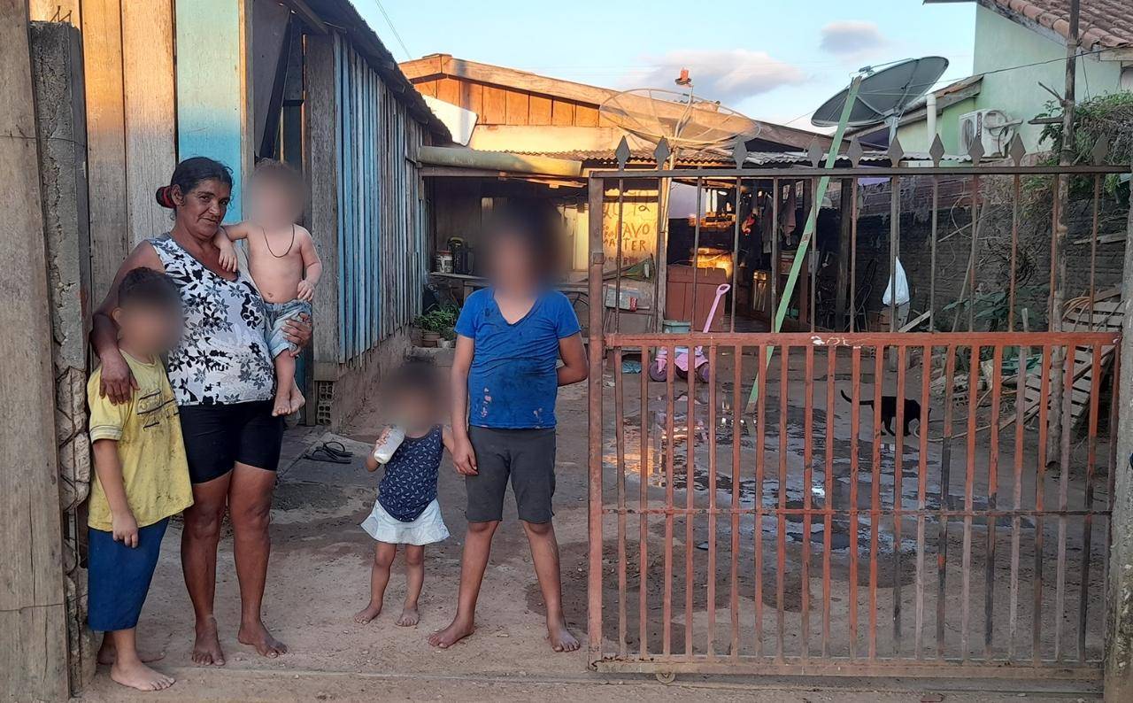 Criando quatro netos, um deles autista, e com contas atrasadas, dona-de-casa que vive com renda mínima pede ajuda