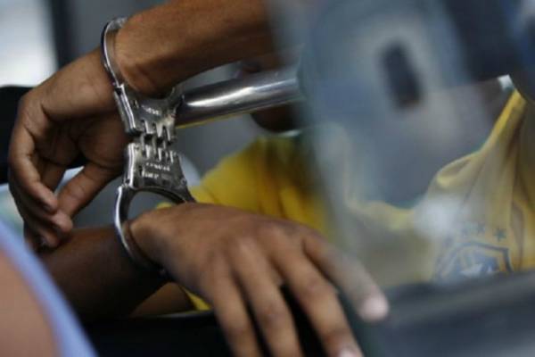 Homem que arrombou portão para furtar bicicleta em varanda no centro da cidade é preso em flagrante