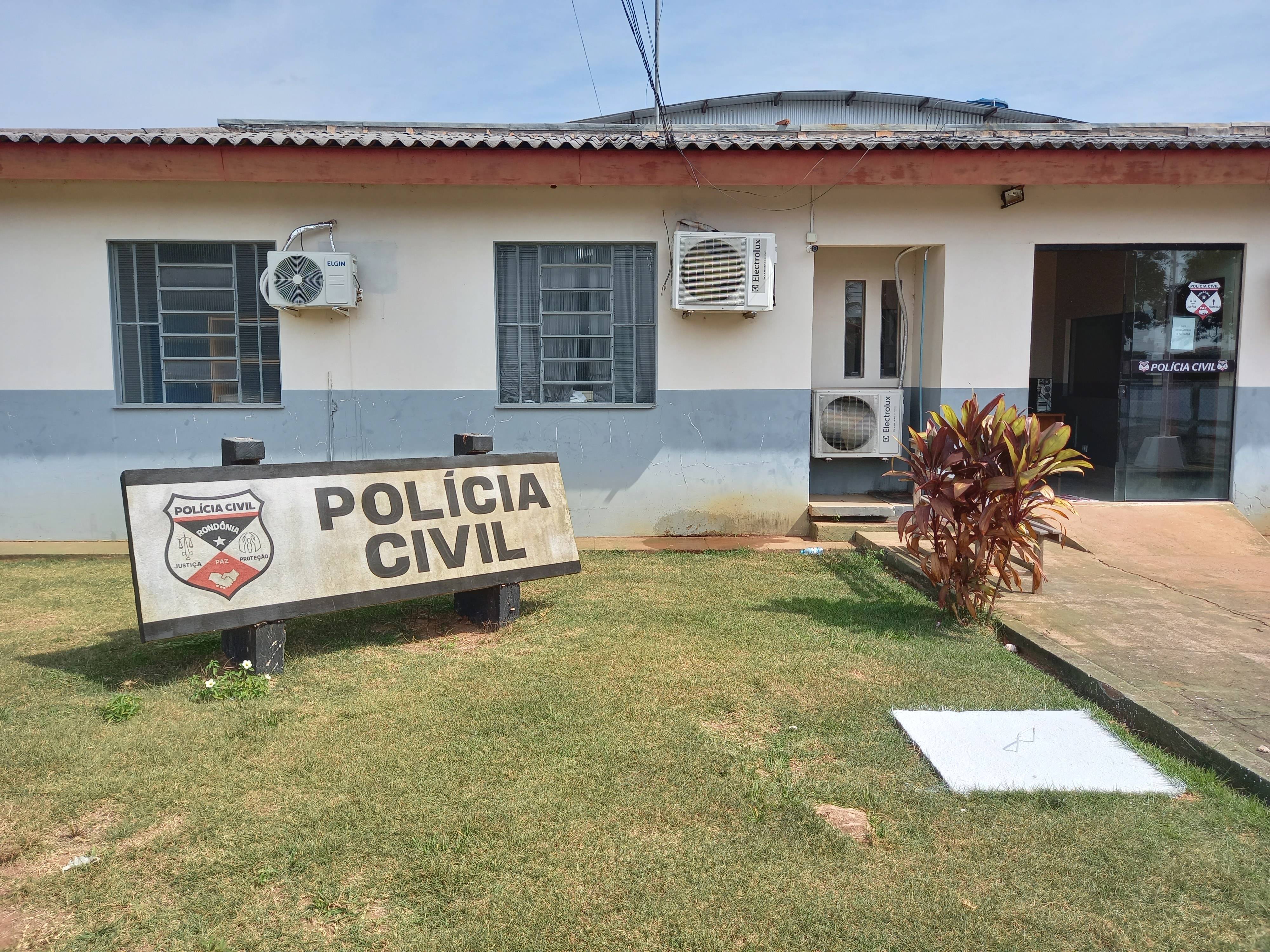 Em Cerejeiras, ladrão furta residência, deixa tudo revirado e escreve carta com ameaça à vítima