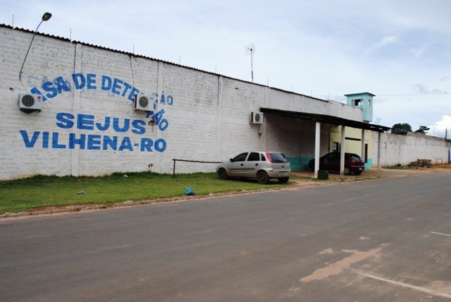 Presos da Casa de Detenção de Vilhena são transferidos para Porto Velho