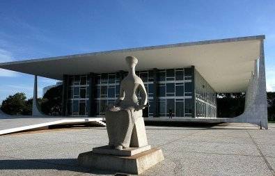 Em cidade de MT, advogada que já era remunerada tenta receber “por fora” de cliente pobre e caso vai para no STF