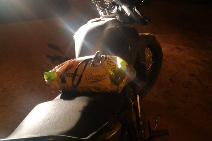 Durante abordagem, policiais militares flagram dependente químico indo trocar pacote de arroz por drogas