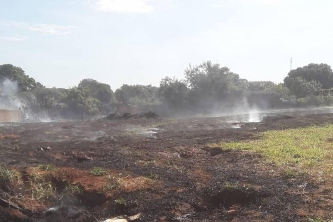 Embriagado e agressivo, homem de 54 anos em situação de rua provoca incêndio em Vilhena e acaba detido