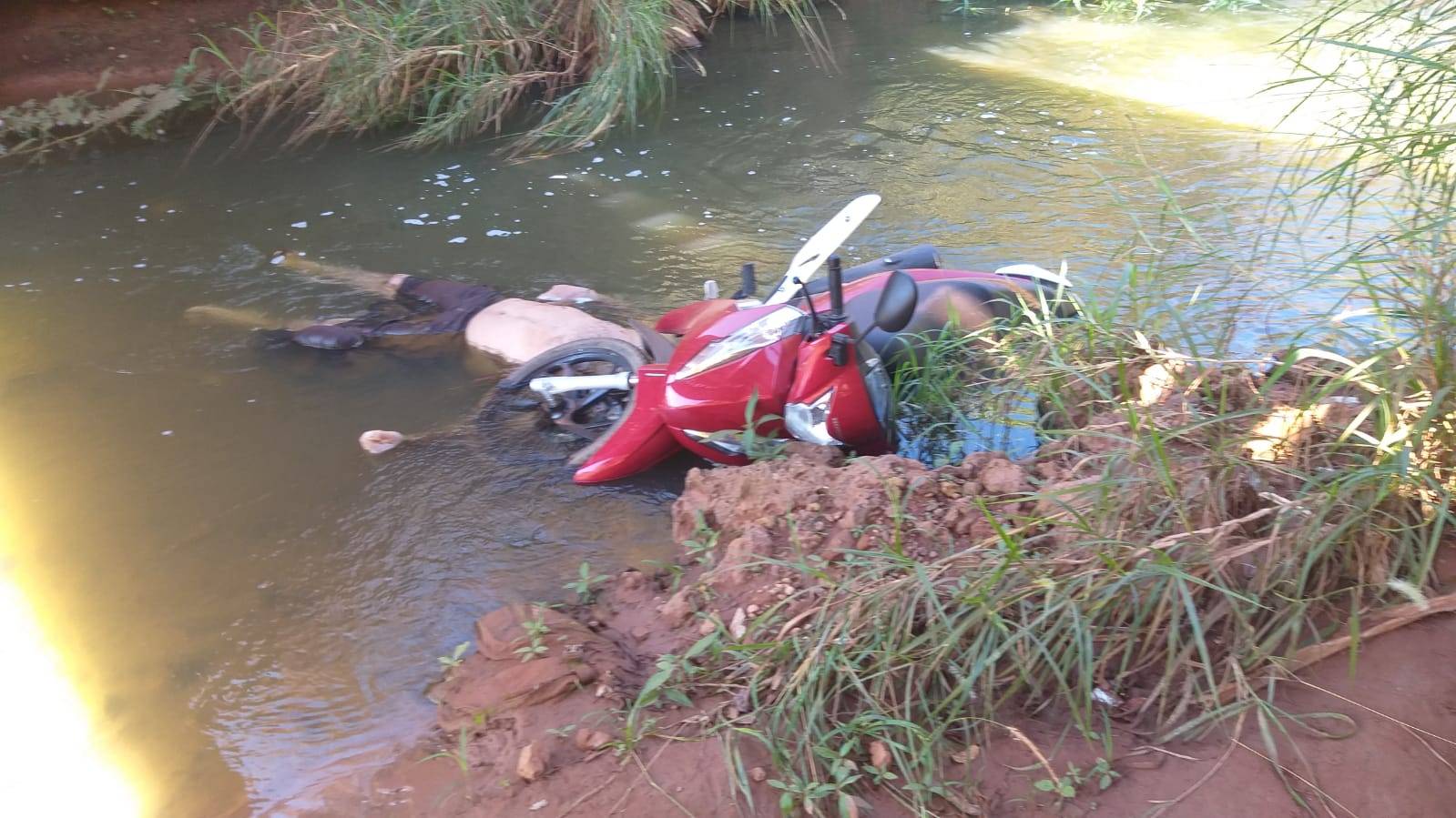 URGENTE: repórter da FOLHA encontra, jogado em rio, corpo de homem de 39 anos que estava desaparecido em Vilhena