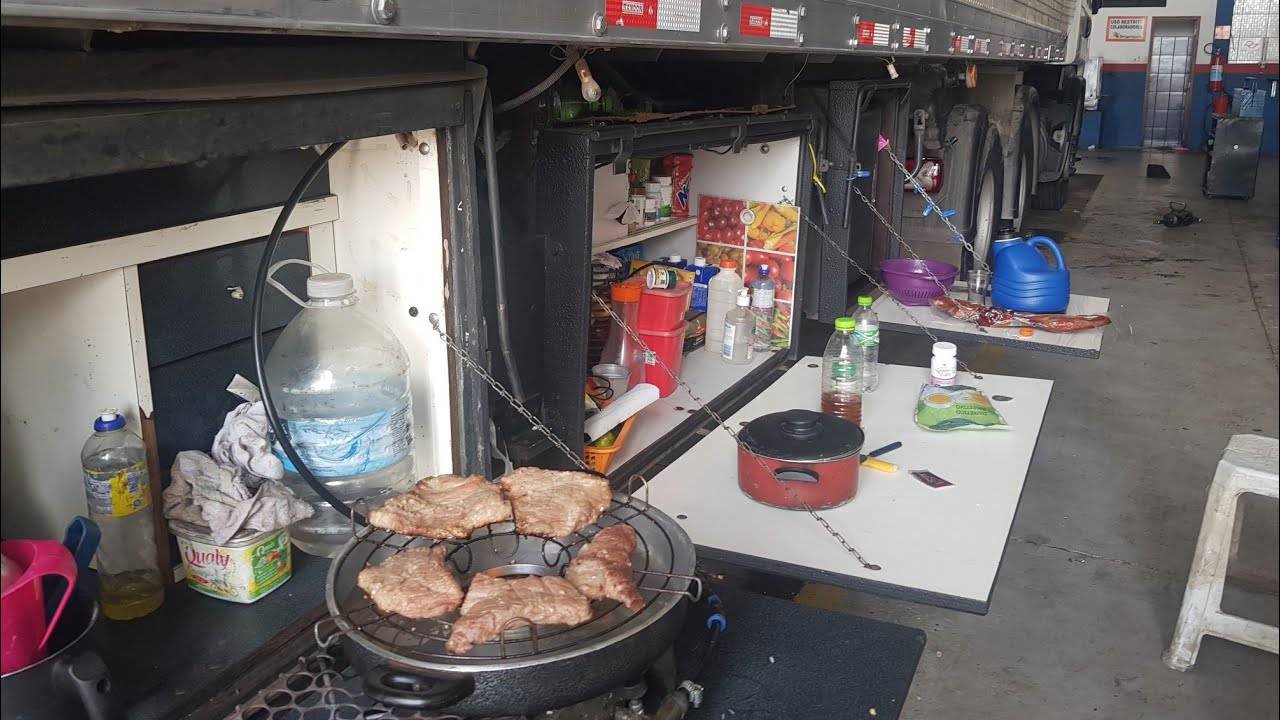 Após “jantar romântico”, caminhoneiro tem R$ 4.300,00 furtados; garota que o acompanhava é suspeita