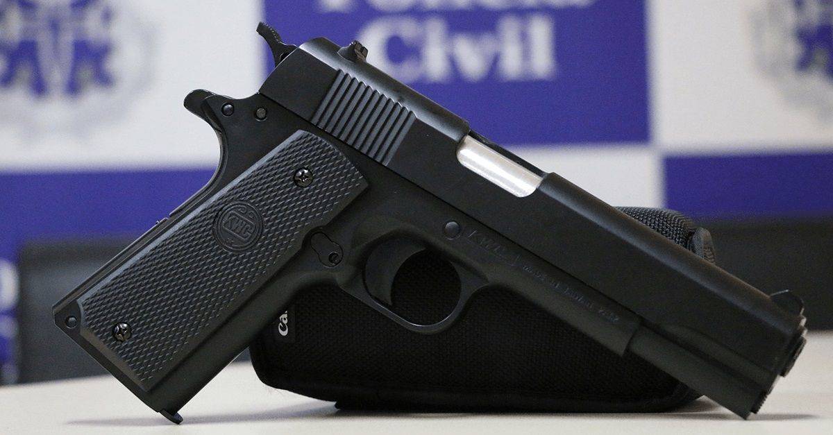 Adolescente de 15 anos é assaltado na porta de casa; ladrão estaria usando “arma de brinquedo”
