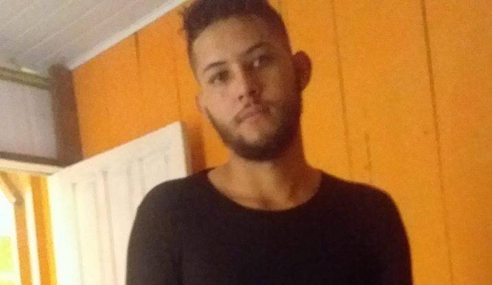 Em rede social, jovem de 18 anos e grávida de 09 meses pede emprego para o marido, que diz: “só quero trabalhar”