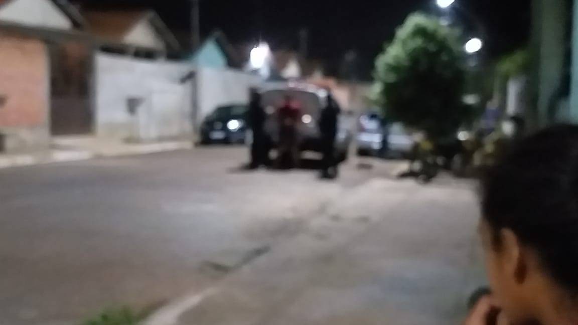 Cumprindo pena por tráfico de drogas, homem é preso acusado de assediar sexualmente menina de 14 anos