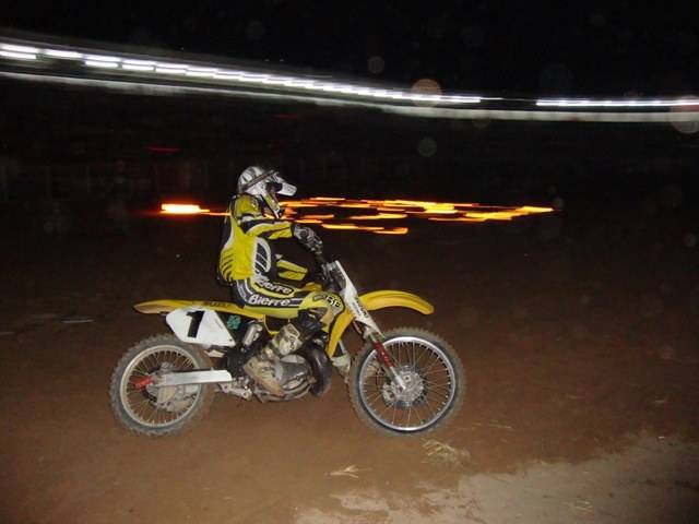 MOTOQUEIRO NORTE-AMERICANO AGITA EXPOVIL