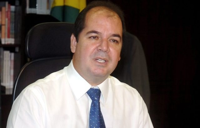 Governador do Acre ganha R$ 5 mil a mais que o de São Paulo