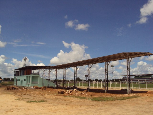 Estádio fica sem arquibancada para jogo de torneio nacional no dia 23