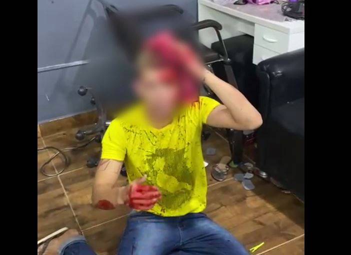 VEJA VÍDEO: barbeiro “bom de navalha” corta a cabeça de ladrão durante assalto a salão em Rondônia