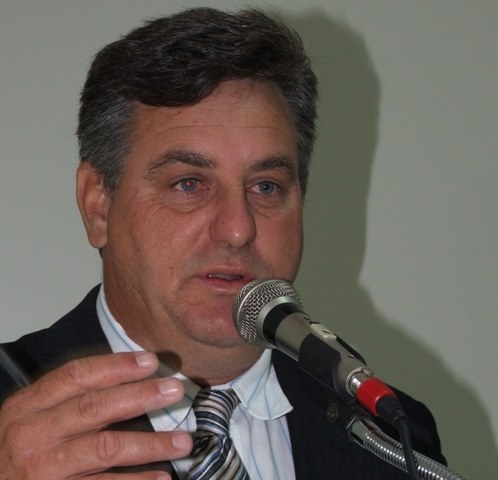 Angelin entrega Secretaria Regional e cinco já disputam cargo