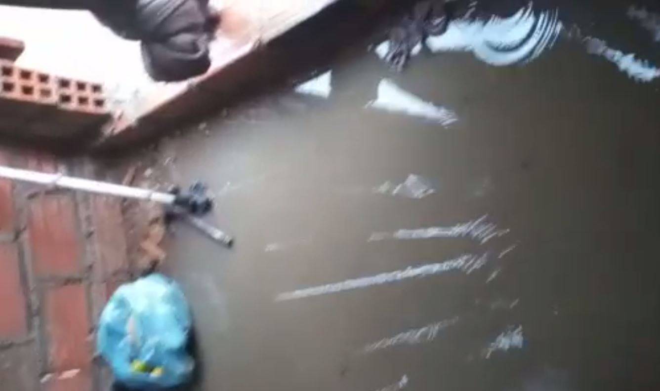 ASSISTA: vídeo mostra crianças em barraco destruído pela chuva na área rural de Vilhena e amigos se mobilizam para ajudar família