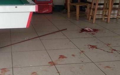 Em Cerejeiras, homem acaba preso após agredir a própria filha com taco de sinuca; espingarda foi apreendida