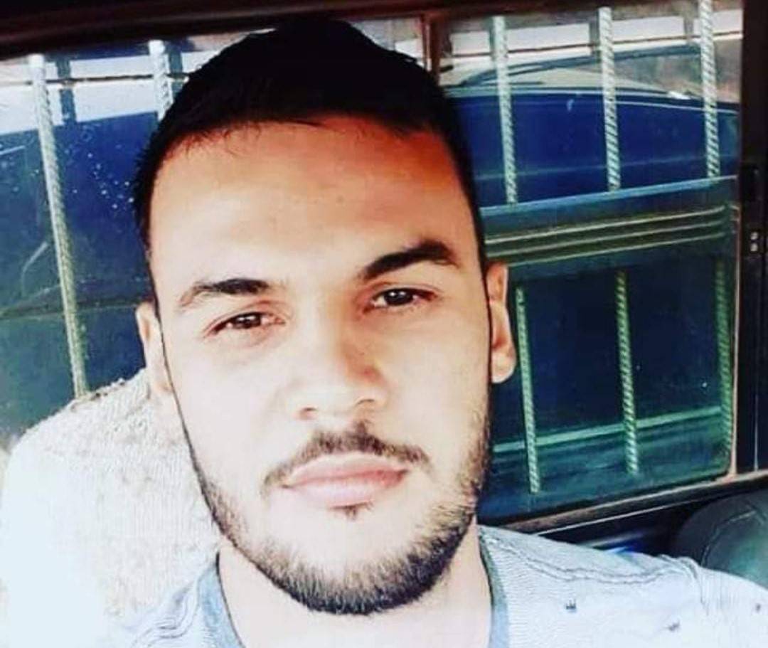 Rapaz de 21 anos morre em Cerejeiras, após perder o controle da motocicleta e atingir árvore em canteiro de avenida