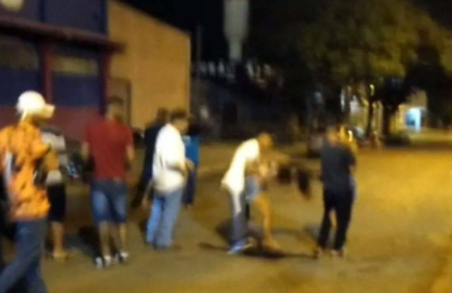 ASSISTA VÍDEO: mais uma briga entre mulheres é filmada em Vilhena e viraliza em grupos no WhatsApp