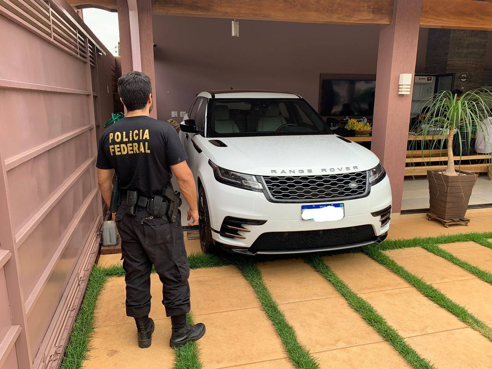 Veja em quais cidades de RO a PF cumpriu mandados contra traficantes; carro de um dos investigados foi apreendido em Vilhena