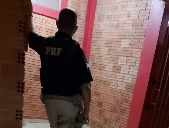 A caminho do motel com amante, pedreiro atropela Bombeiro aposentado em rodovia e PRF é acionada