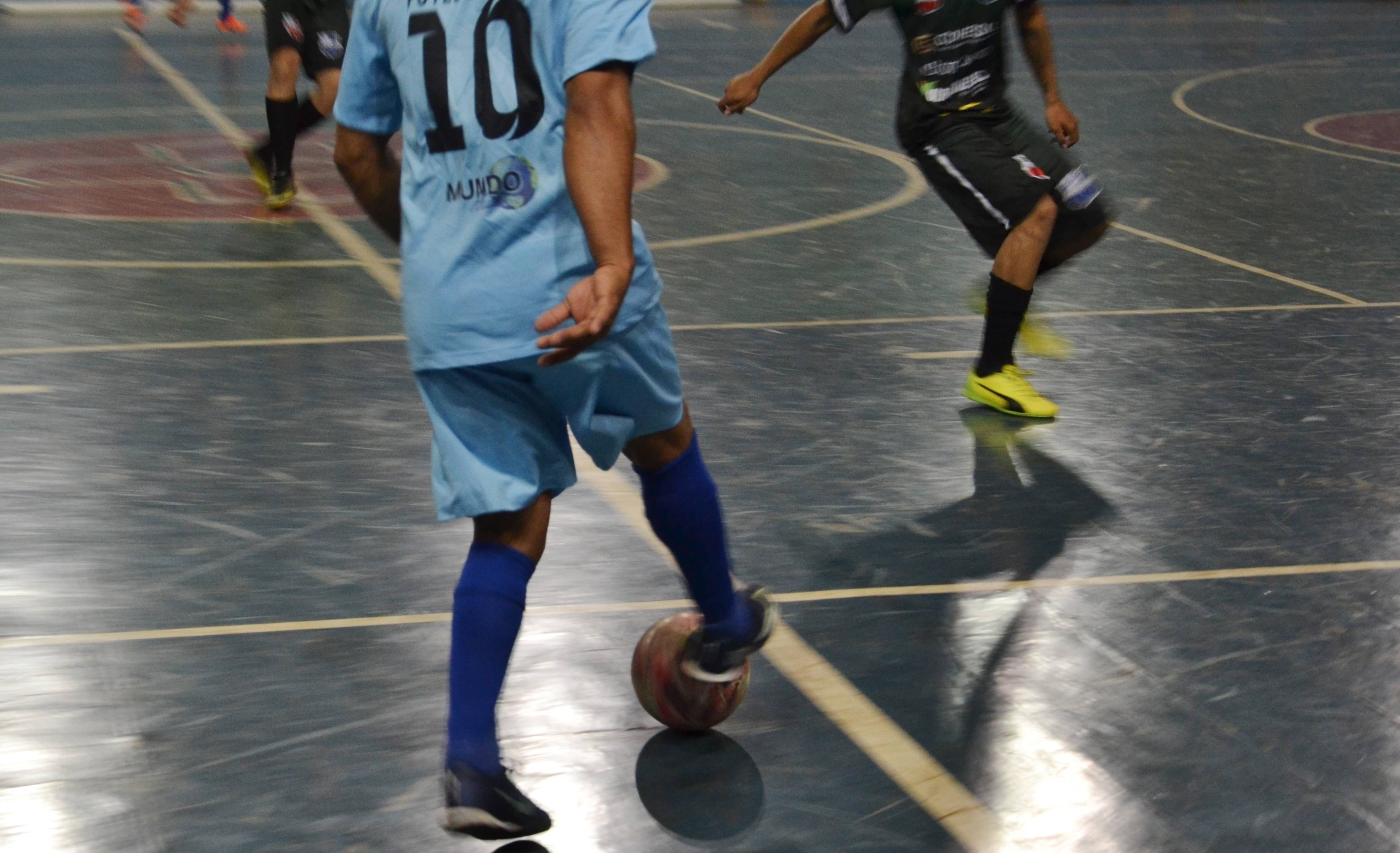Partida adiada, goleada e agressão de torcedores a atleta marcam a última rodada classificatória da Copa Cidade de Futsal