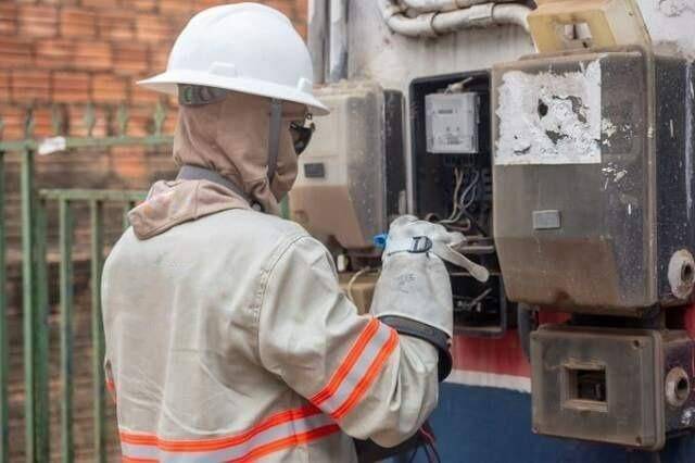 Justiça impede corte de energia na casa de idosa em cidade vizinha; troca de medidor rendeu dívida da mais de R$ 5 mil