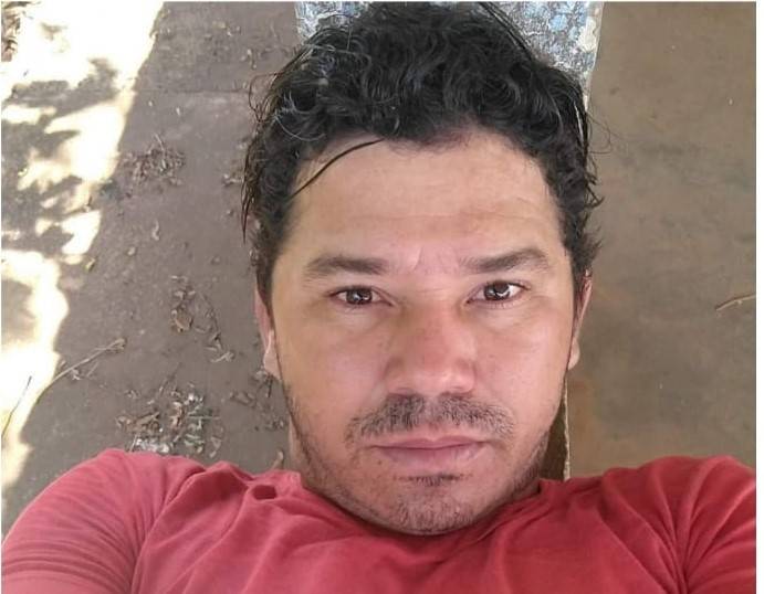 ASSISTA VÍDEO: caminhoneiro de Rondônia morre prensado por carga de madeira em rodovia do Paraná