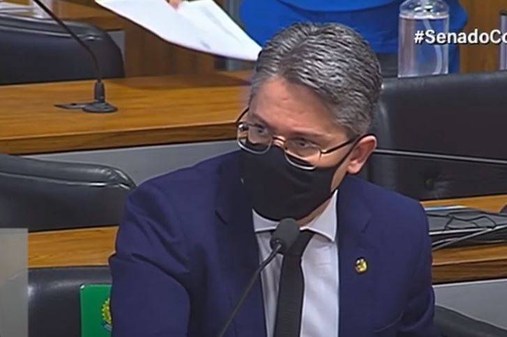 VEJA VÍDEO: em CPI, colega de senador rondoniense o aconselha a tentar prova da OAB novamente “para passar menos vergonha”