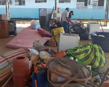 VEJA VÍDEO: retiradas de área em litígio, famílias ficam acampadas em distrito e mantêm esperança em nova decisão da justiça