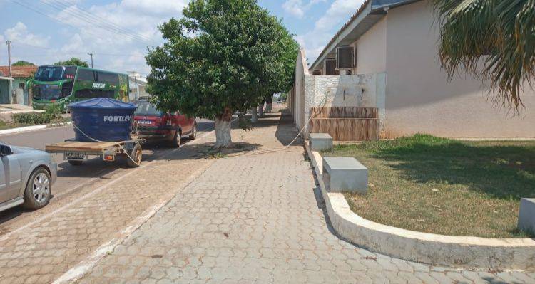 Moradores pegando água na Câmara, recorrendo a balneários ou sendo solidários marcaram fim de semana caótico em Cerejeiras