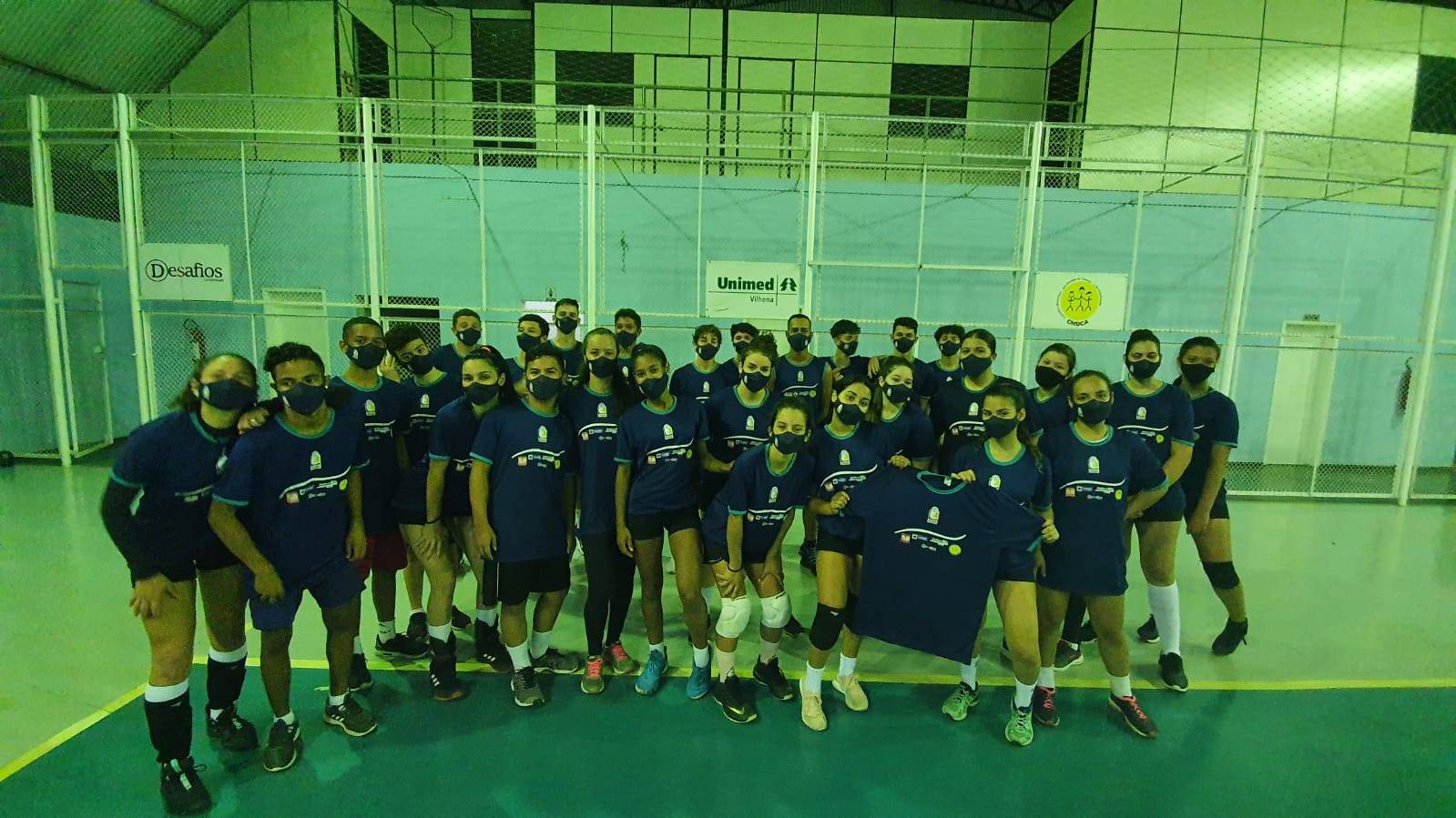 A azul contagiante dos “Meninos da AVV”: Associação retoma atividades com apresentação de novo uniforme