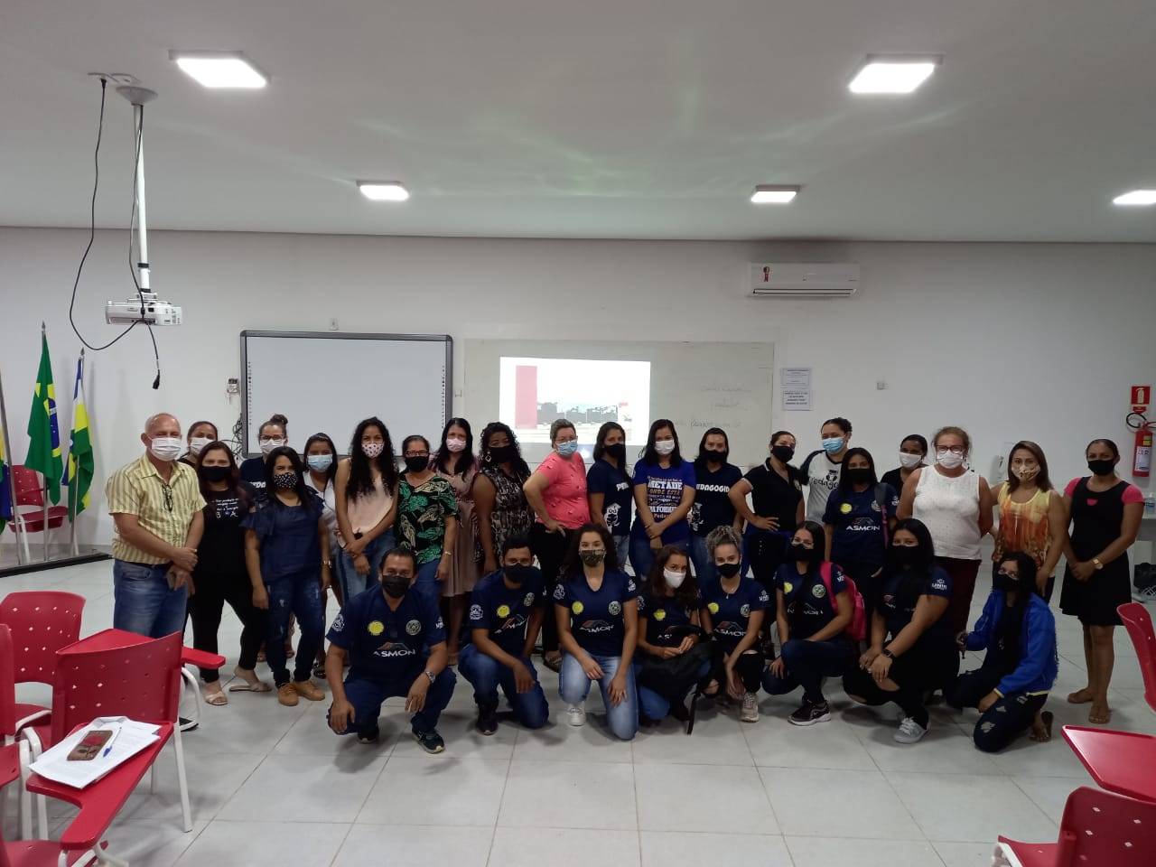 Alunos do Projeto Social “Educação Solidária” visitam a FASA; vice-diretora ministra palestra