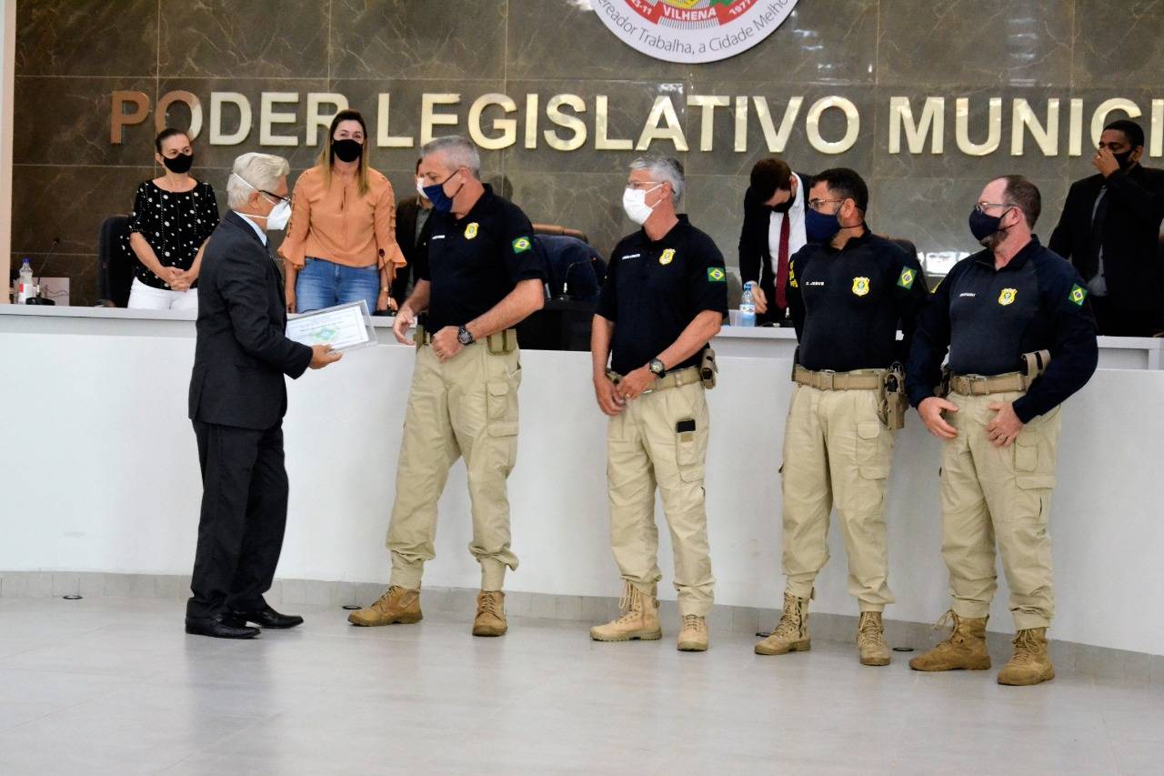 Polícia Rodoviária Federal é homenageada pela Câmara Municipal de Vilhena pela realização de ações sociais