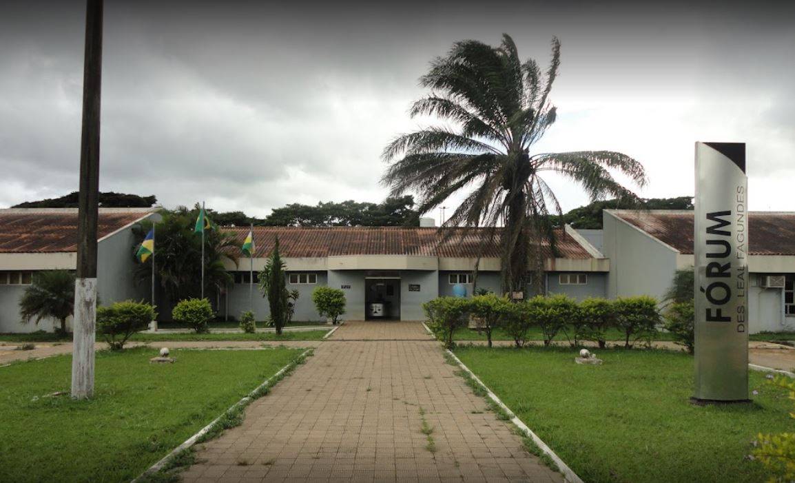 LEIA DECISÃO NA ÍNTEGRA: juiz  condena ex-prefeitos de Vilhena e mais dois por improbidade administrativa