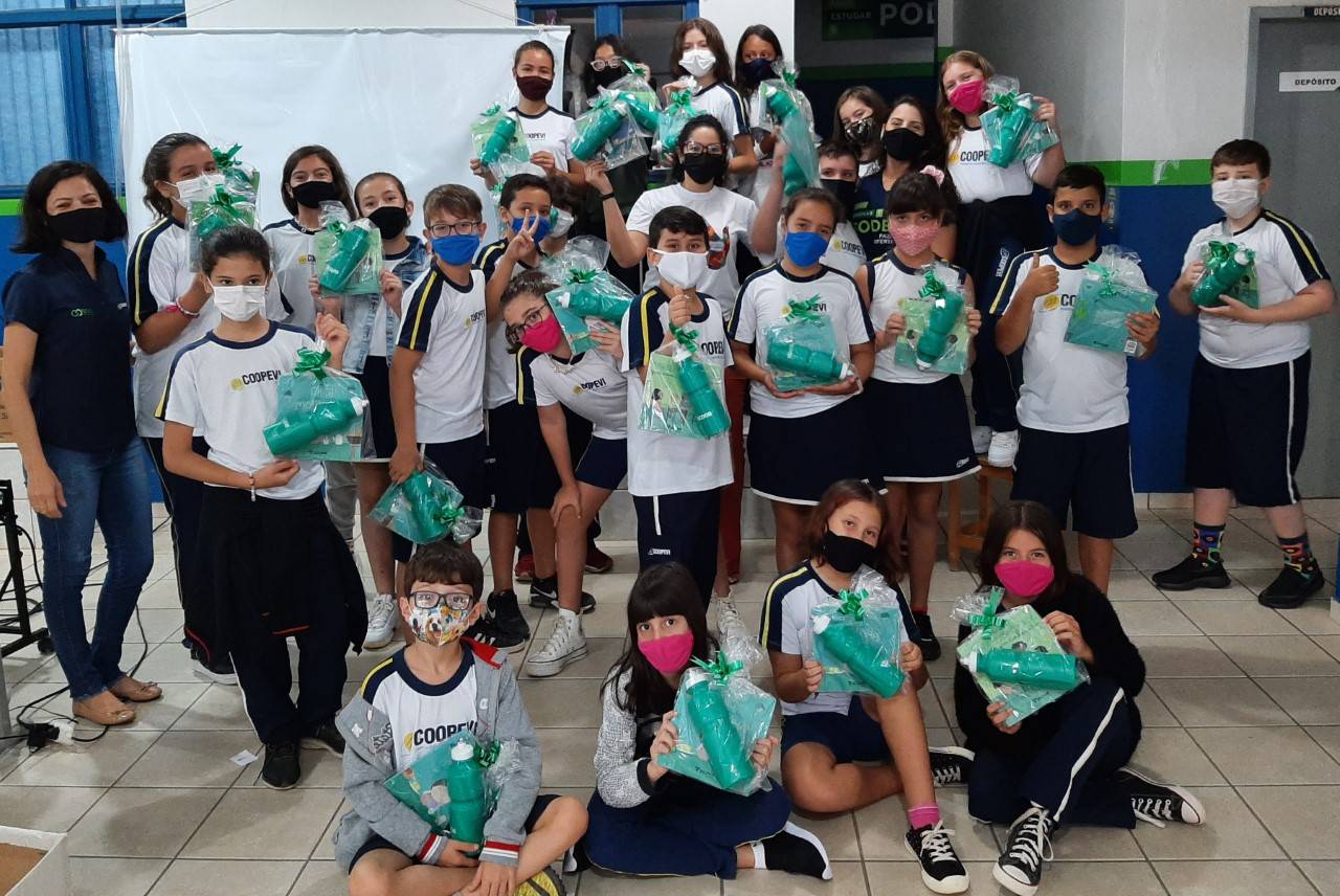 Alunos da Coopevi participam do concurso cultural nacional “Cooperativismo: uma forma de viver”, do Instituto Sicoob