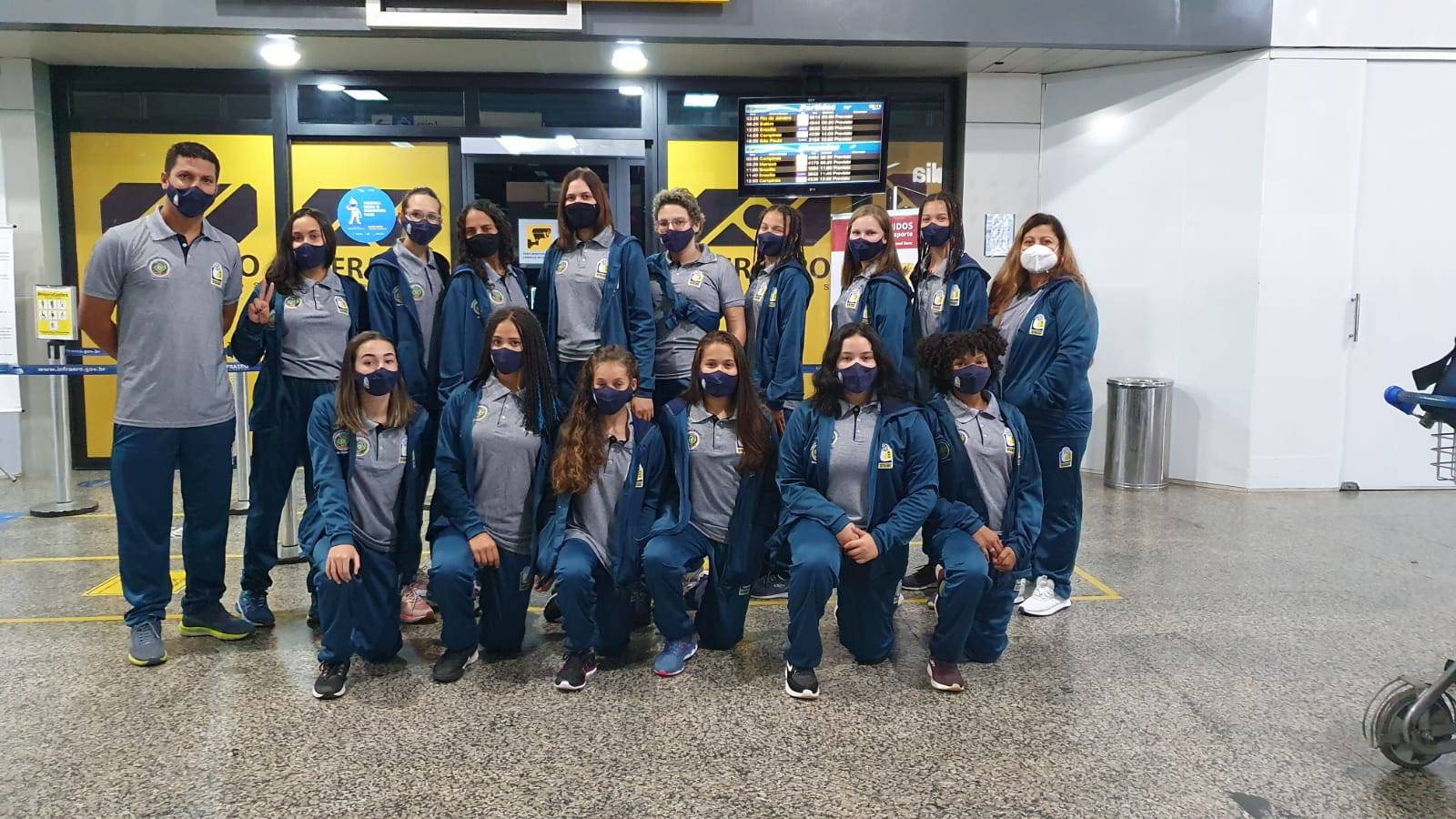 Vôlei feminino do Colégio Tiradentes e Escola Maria Arlete rumo à cidade maravilhosa para a disputa do JEBs