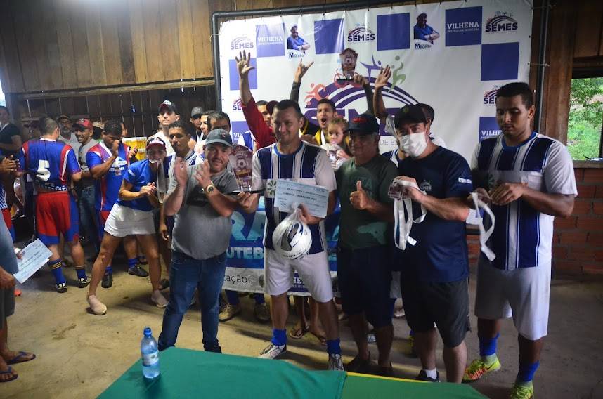 Esporte Conquista vence o Cruzeirinho e levanta a troféu de campeão do Ruralzão 2021