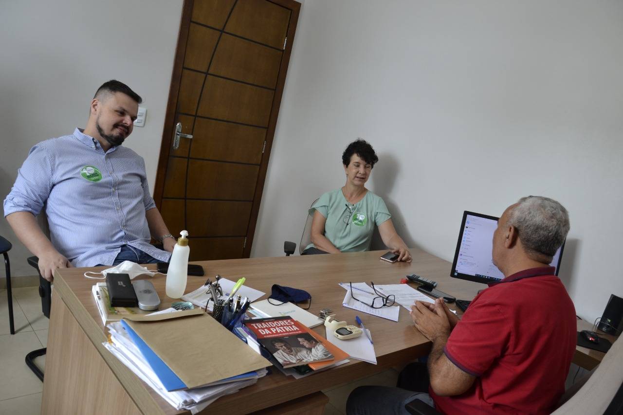 Junto com advogada vilhenense, que é vice em sua chapa, candidato a presidente da OAB em Rondônia visita FOLHA DO SUL