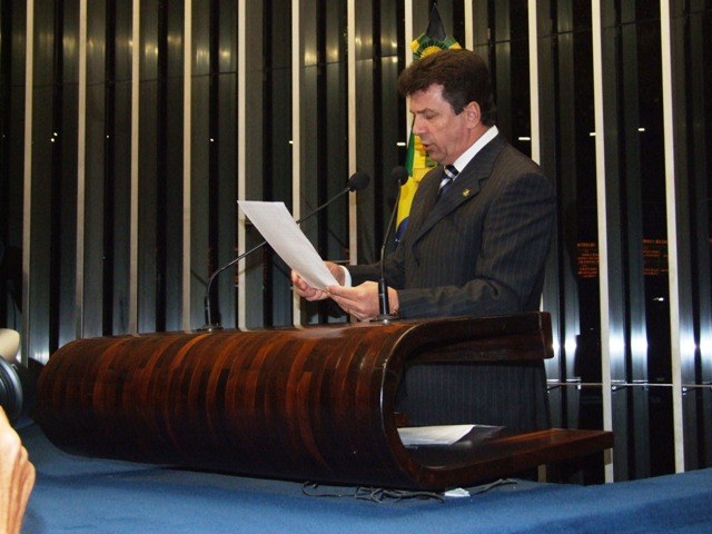 Cassol “estréia” na tribuna do Senado e promete apoio a Dilma