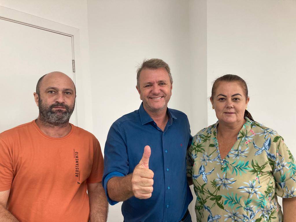 Deputado Luizinho Goebel recebe visita de prefeita de Pimenteiras e atende reivindicação para aquisição de plantadeira