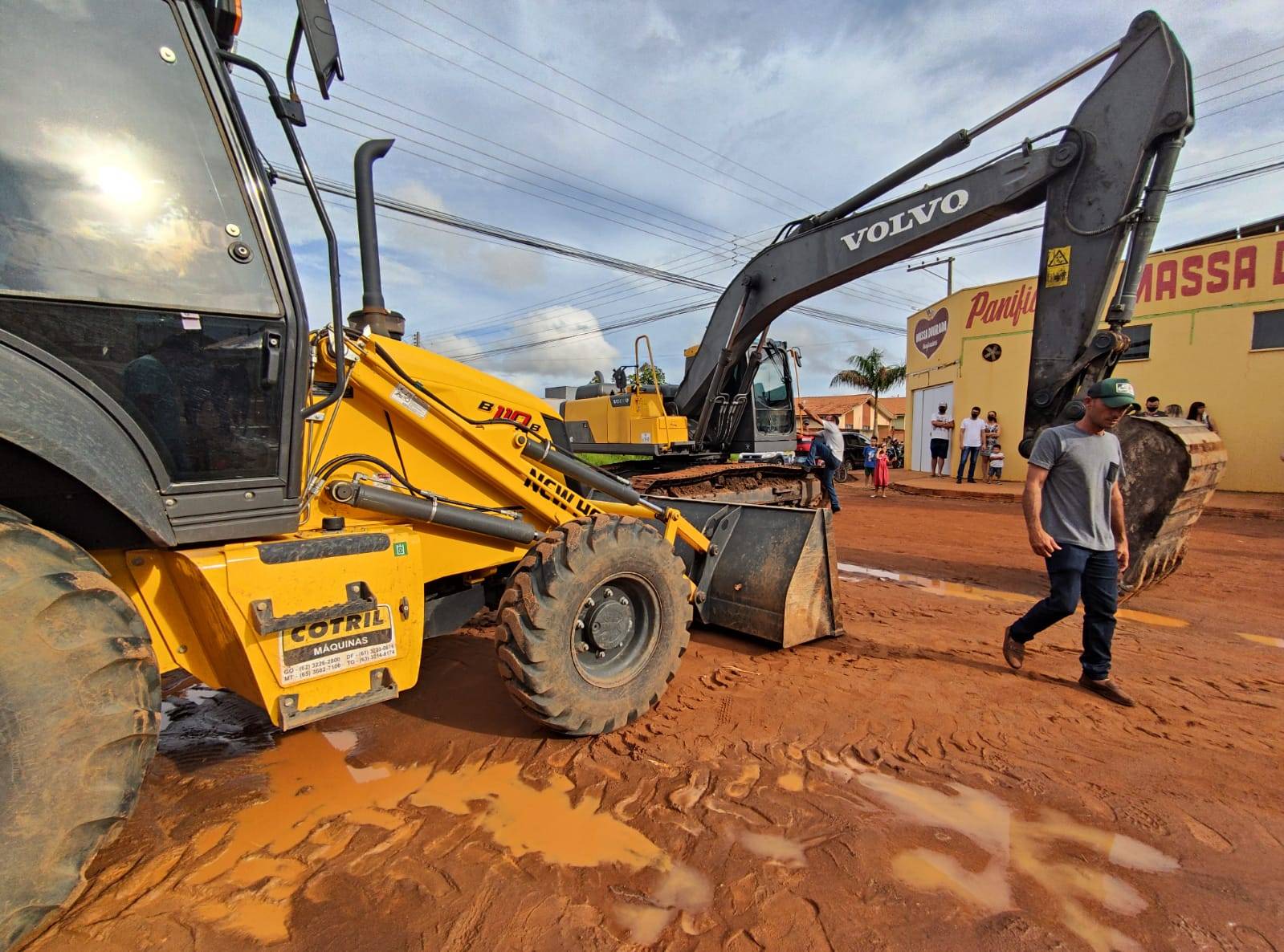 Começa asfaltamento em três bairros em Vilhena; 5 mil moradores serão beneficiados por obras de pavimentação