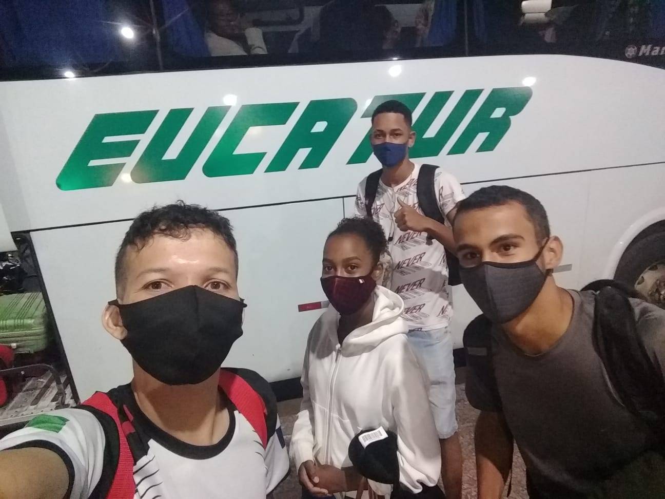 Atletas vilhenenses embarcam para São Paulo para a disputa do 28° Campeonato Brasileiro de Karatê Interestilos