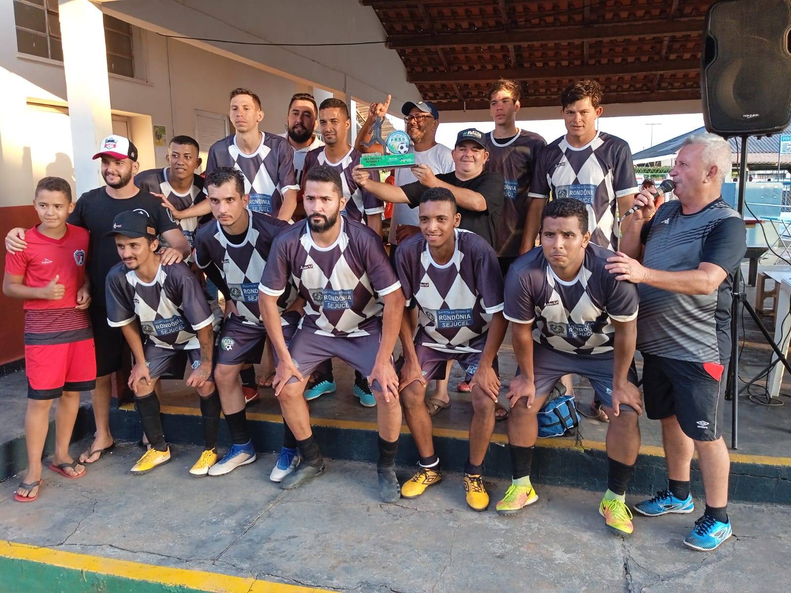 Mobilizando 139 equipes de oito municípios, Torneio Regional de Futebol Society começou domingo em Vilhena