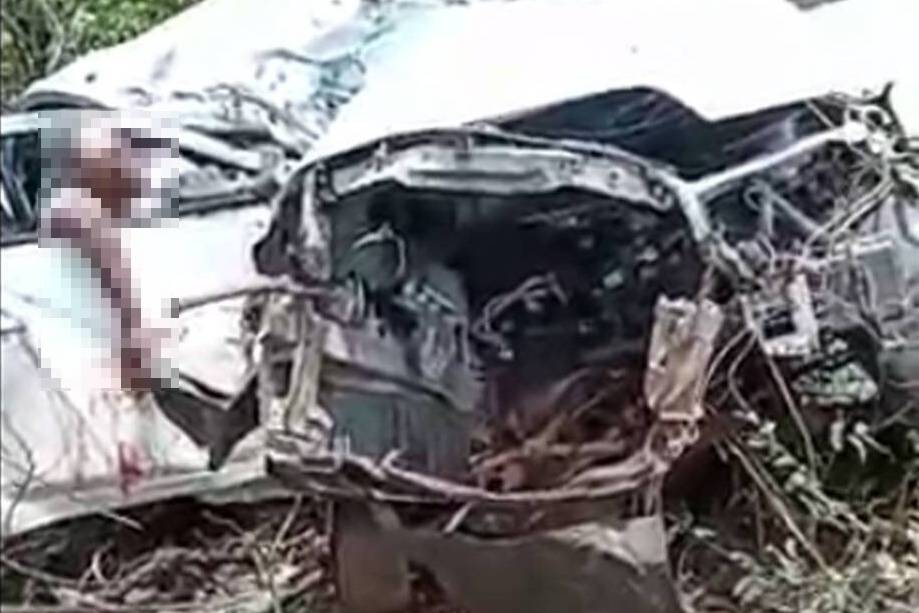 ÁUDIO E VÍDEO: em trecho de rodovia federal próximo a Vilhena, motorista perde o controle, carro sai da pista e ela morre junto com o pai