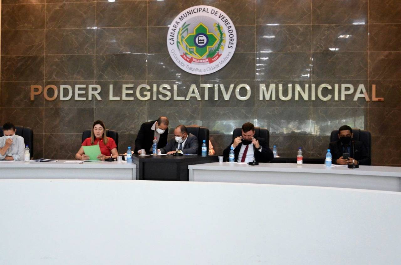 Vereadores derrubam veto de prefeito e empresas vão poder despejar água após tratamento na rede pluvial