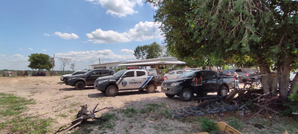 URGENTE: preso, homem de 28 anos admite ter ateado fogo na picape de empresário executado em chacina junto com a esposa, em Vilhena
